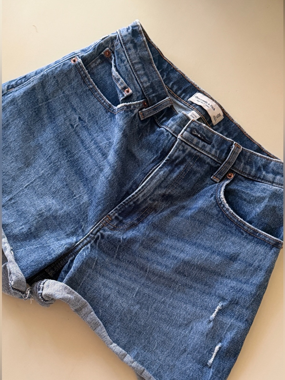 Abercrombie & Fitch Curve Love High Rise 4” short